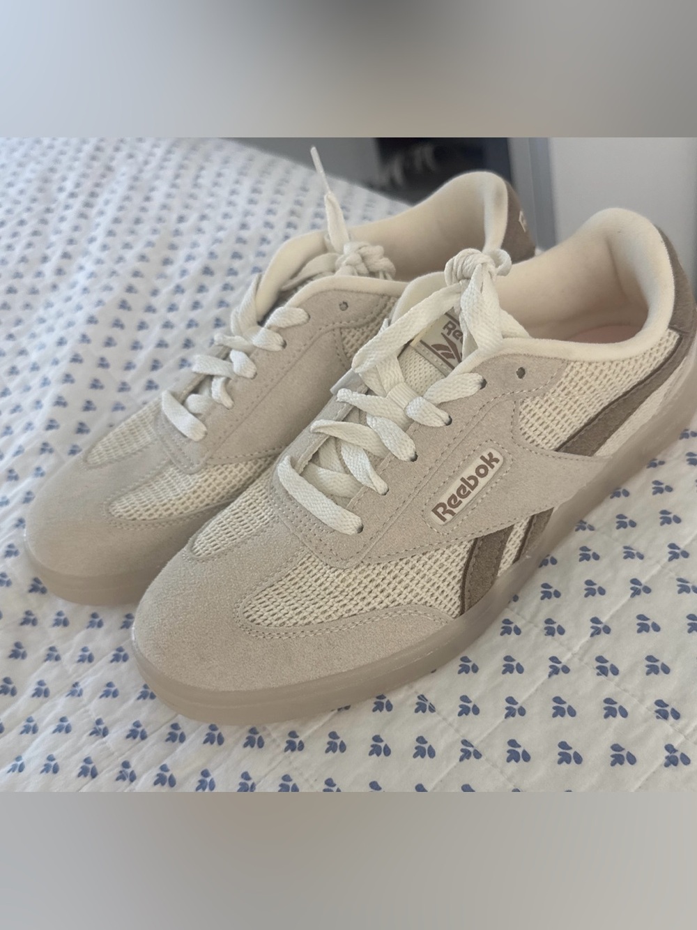 New Reebok Womens Size 5 Beige Suede Mesh Low Top Sneakers Neutral Shoes